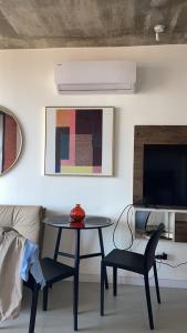 Apto zona shopping del sol ,monoambiente completo muy grande y luminoso,con garage