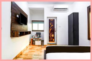 Hotel Velora Luxuary Near Railway Station