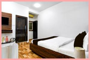 Hotel Velora Luxuary Near Railway Station
