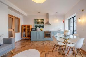 Light-Filled Cedofeita Apt by HostWise