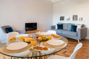 Light-Filled Cedofeita Apt by HostWise