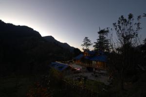 THE OFFBEAT CHALET