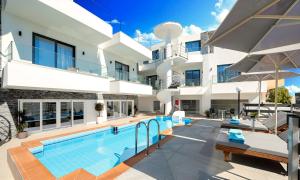 Pnoe Beachside Living