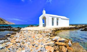 Pnoe Beachside Living