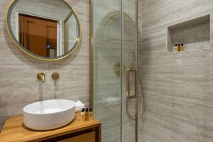 Paris Historic Center Marais up to 7 people & AC