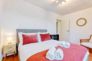 Vita Portucale ! Aroeira 4 Bdr Pool & Golf Retreat