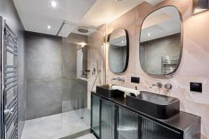 Apartment Père Lachaise by Studio prestige