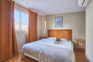 Apartment Center of Paris by Studio prestige