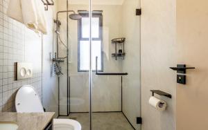 New 1BR - Kilimani - with pool and balcony