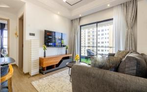 New 1BR - Kilimani - with pool and balcony