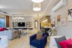 Modern Stay at Sheikh Zayed