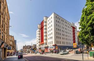 Sauchiehall Street Suite