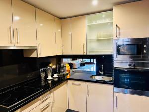 Sunny Sea Oasis - Estepona