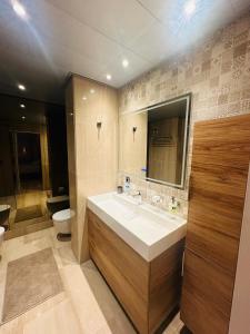 Sunny Sea Oasis - Estepona