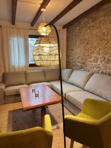 Casa de piedra reformada, playa Poo, Llanes