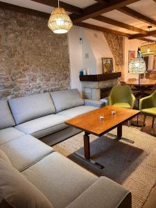 Casa de piedra reformada, playa Poo, Llanes