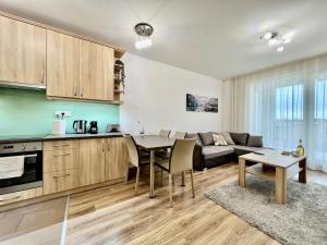 UniversityAquaticumGreatForestClinicalCenter