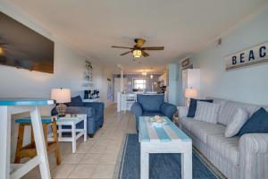 Steps to the Beach Oceanfront Condo with Lanai!