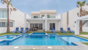 Exclusive: Casa Atardecer with Stunning Laguna Views at Islas Del Mar