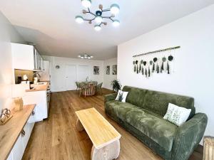 Rêve dEvasion - Appartement Neuf et Climatisé, 4 Pers, Parking, à mi-distance de Montpellier et des Plages, Tram à Proximité