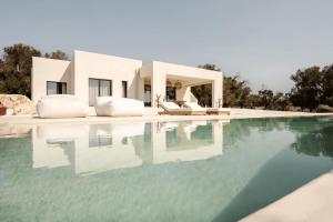 Casaluce, design Villa with Pool in Ostuni