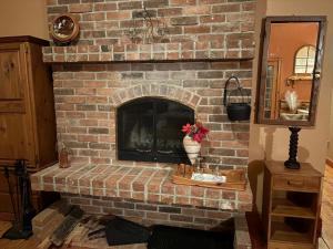 Timber Shores Rustic Waterfront Log Cabin