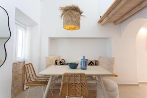 tiny BEACH HOUSES - 2 min to Beach