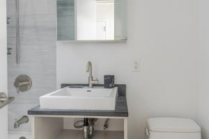 Blueground Hells Kitchen washer nr Hudson River NYC-1878