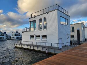 Schwimmendes Ferienhaus Swimming Lounge