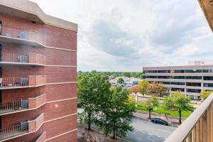 Blueground Clarendon fitness center nr Arlington Cemetery WDC-1128