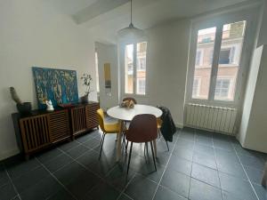 Un superbe t2 5 min a pied vieux port