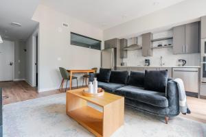 Blueground Lyon Village pool nr Arlington Cemetery WDC-1094