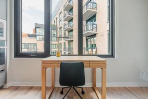 Blueground Lyon Village pool nr Arlington Cemetery WDC-1094