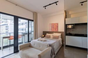 Luxo no VN Capote Nespresso vaga ao lado do metro