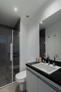 Luxo no VN Capote Nespresso vaga ao lado do metro