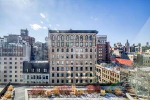 Blueground Square rooftop nr Square Park NYC-731