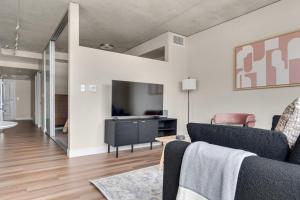 Blueground South Lake rooftop nr Lake Park SEA-894