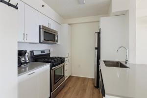 Blueground Hudson Exchange pool nr Liberty Park NYC-2174