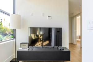 Blueground East Hollywood rooftop nr Griffith Park LAX-1337