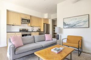 Blueground East Hollywood rooftop nr Hollywood Bowl LAX-1334