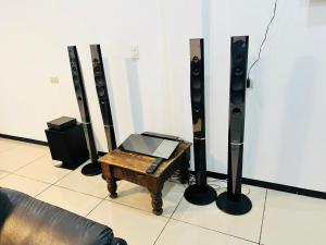 Encanto junto al lago en la zona viva