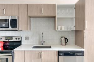 Blueground Crystal City rooftop nr Potomac River WDC-1171