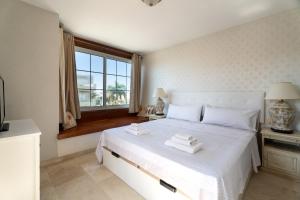 La Caleta Luxury Seaside Villa with 3 Bedrooms and Private Pool