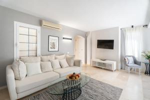 La Caleta Luxury Seaside Villa with 3 Bedrooms and Private Pool