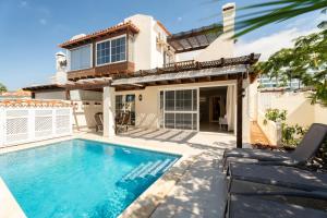 La Caleta Luxury Seaside Villa with 3 Bedrooms and Private Pool
