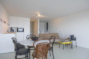 LECOMTE - The Shoreline Experience premium 184