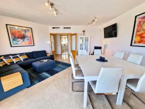 Just 1 minute from the beach A117