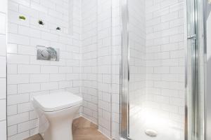 1 Bedroom Apartment-Free Parking