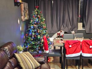 Lux 2BR Condo with King Beds DTWN