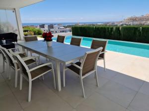 Villa Lynx With Heated Pool V108